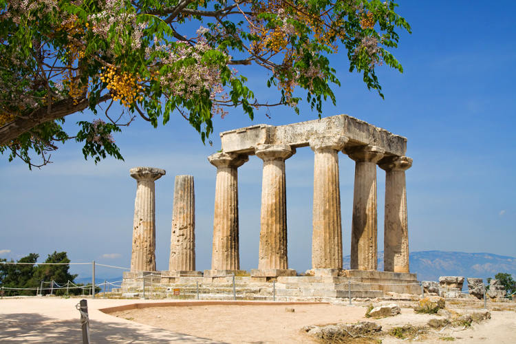Apollónův chrám, Korint, Řecko