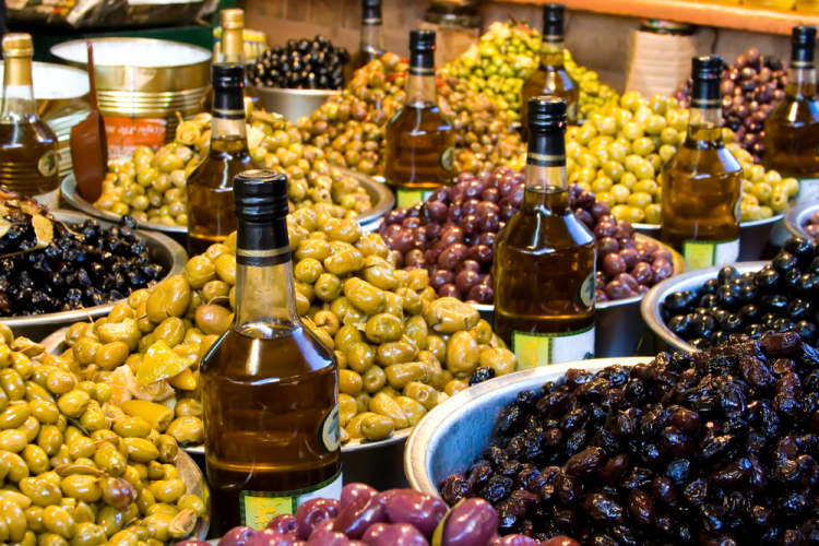 olivy na řeckém trhu